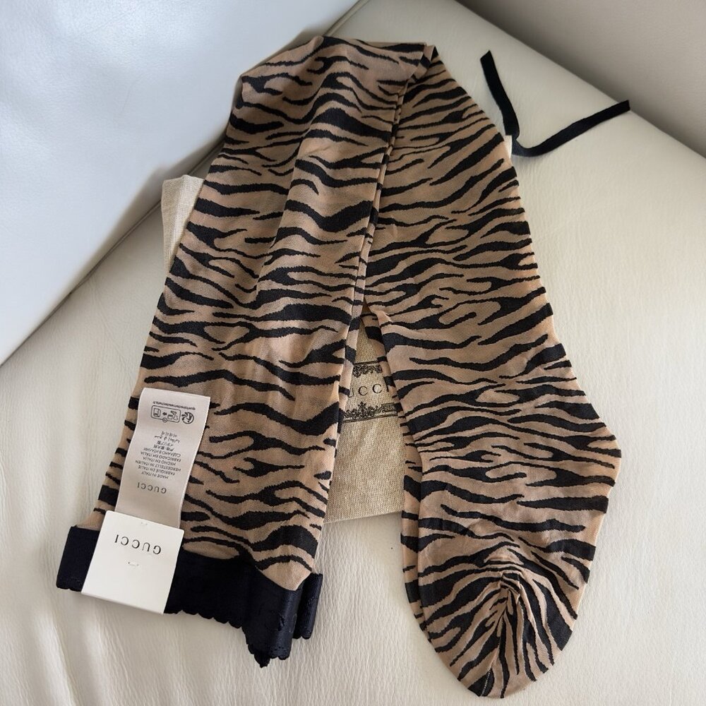 NWT GUCCI Stretch Knit Zebra Print Tights In Beige SZ M - Picture 6 of 6